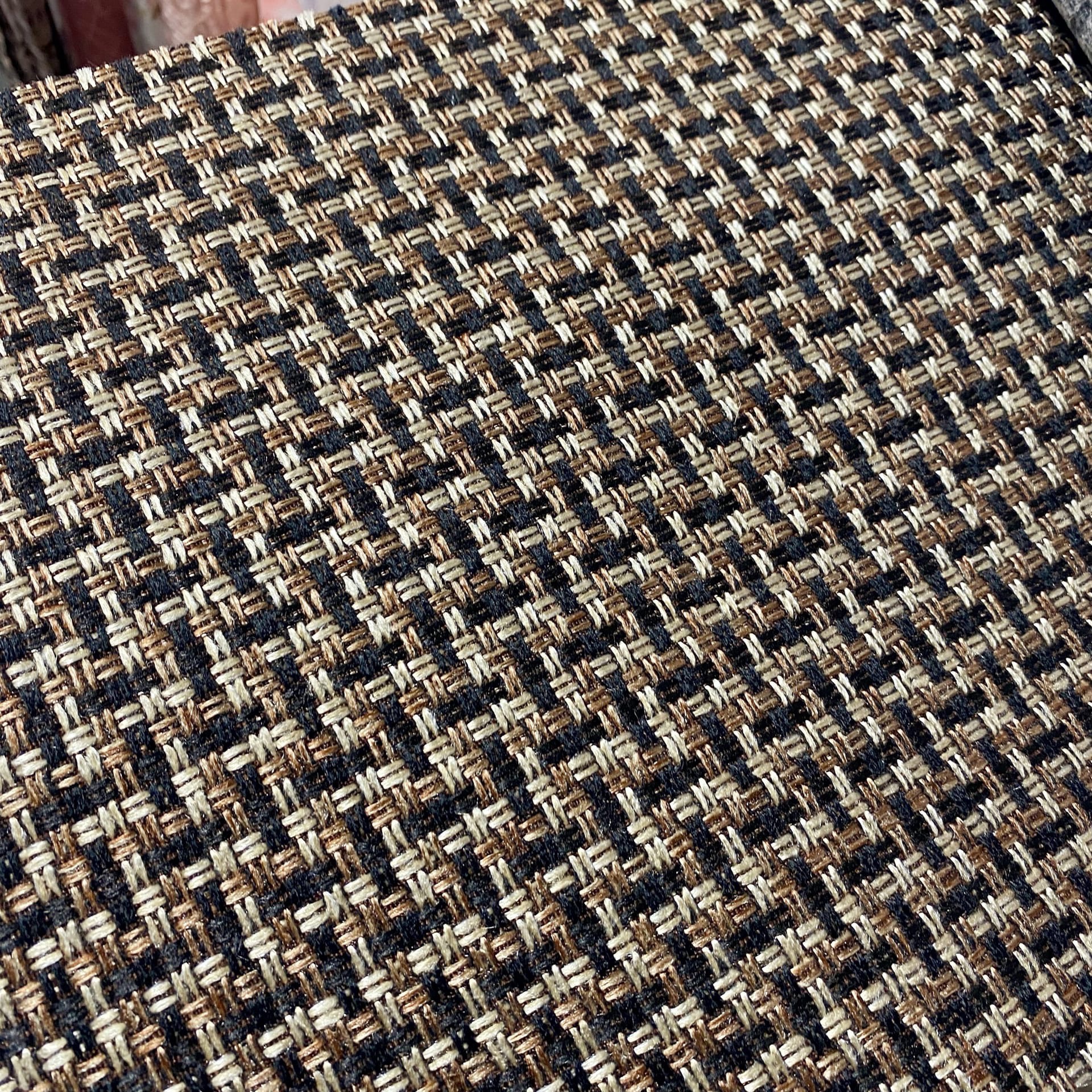 Ткань Обивочная Рогожка Плетенка 1 п/м 150 см черно-коричневый